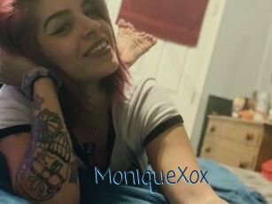 MoniqueXox