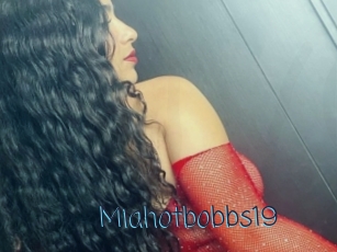 Miahotbobbs19